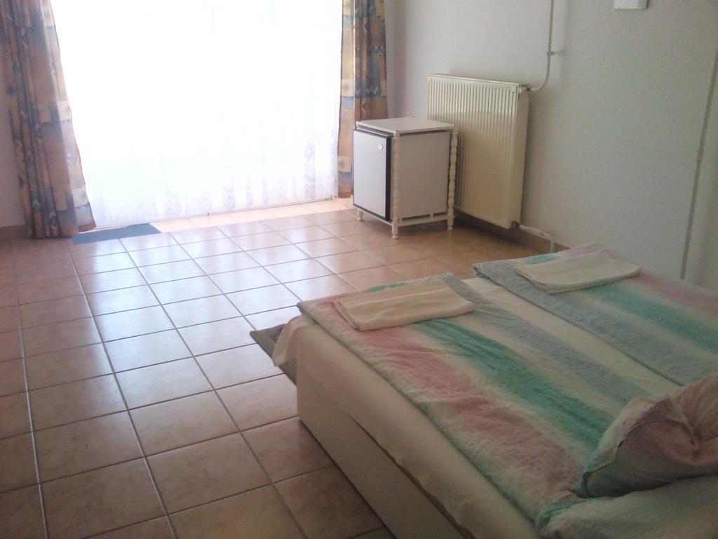 Napfeny Apartment Keszthely Rom bilde