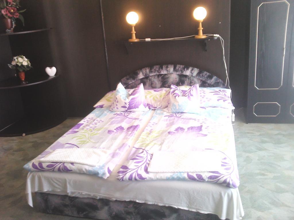 Napfeny Apartment Keszthely Rom bilde