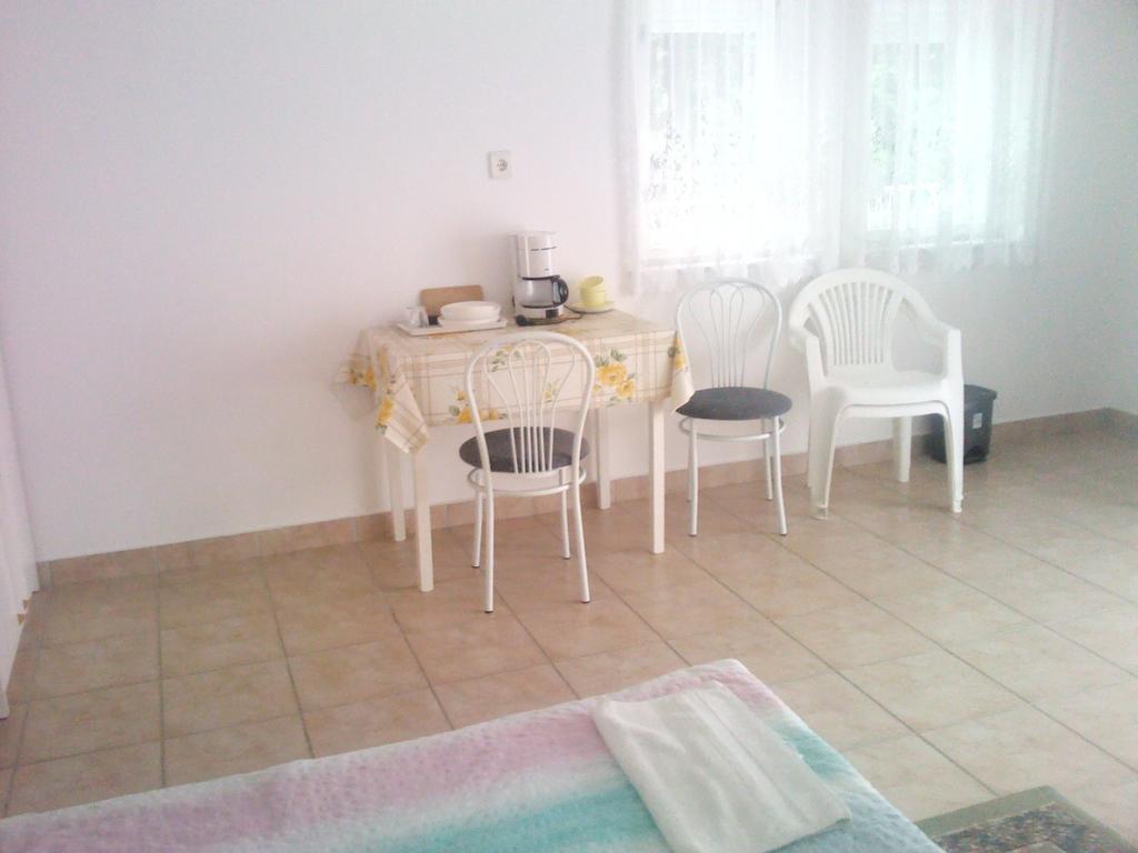 Napfeny Apartment Keszthely Rom bilde