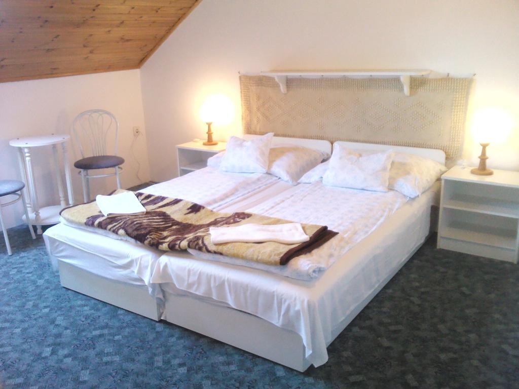 Napfeny Apartment Keszthely Rom bilde